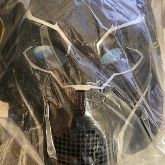 Marvel Black Panther Light-Up Costume for Boys 5/6 (NEW) - Picture 6 of 11